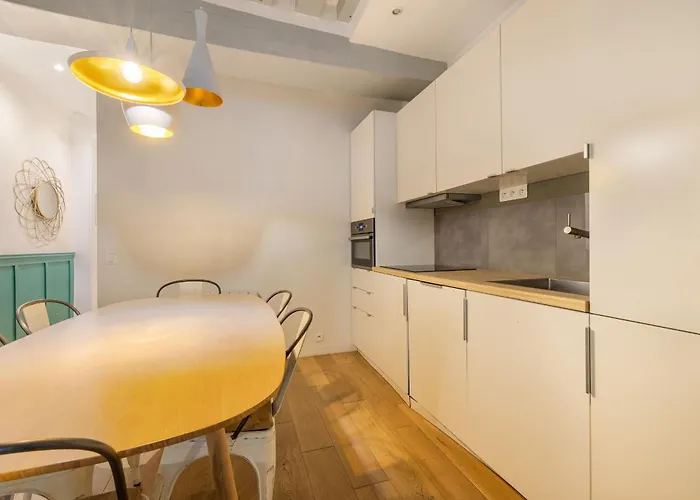 Strata Daire Paris